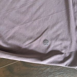 Lululemon gym shirt